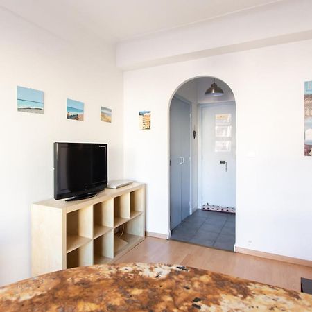Apartamento Nice Center - Bright Studio Balcony Wifi & Aircon Exterior foto