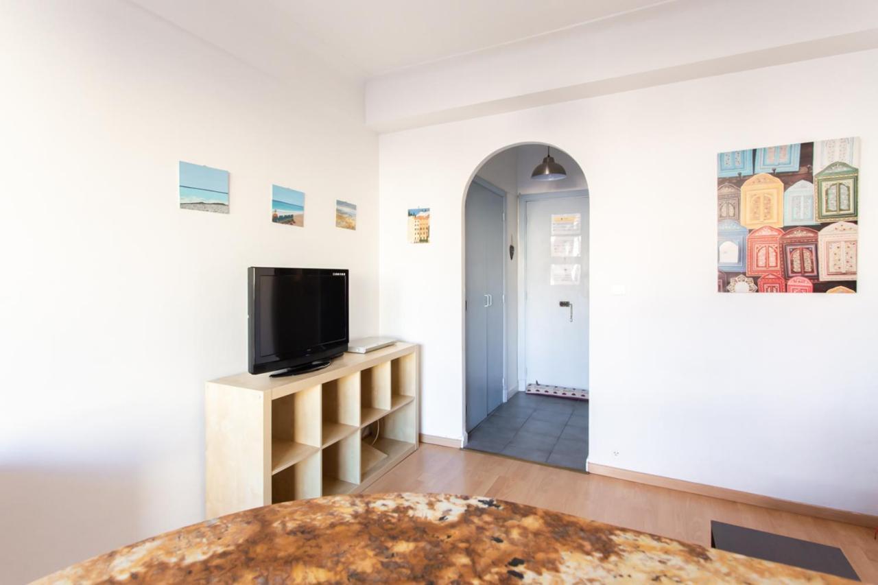 Apartamento Nice Center - Bright Studio Balcony Wifi & Aircon Exterior foto