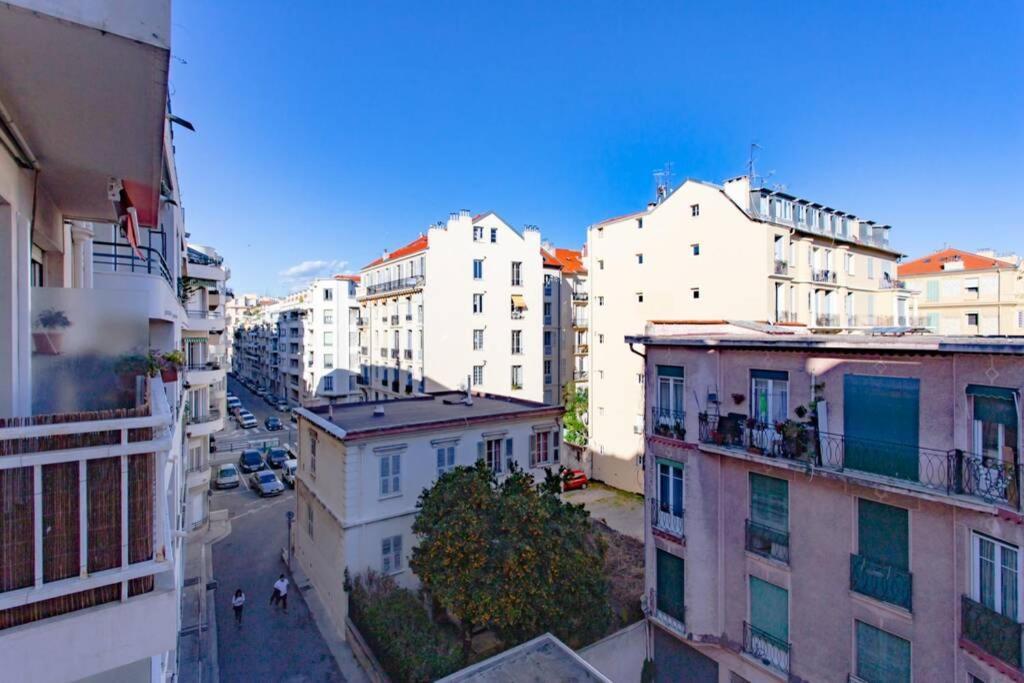 Apartamento Nice Center - Bright Studio Balcony Wifi & Aircon Exterior foto